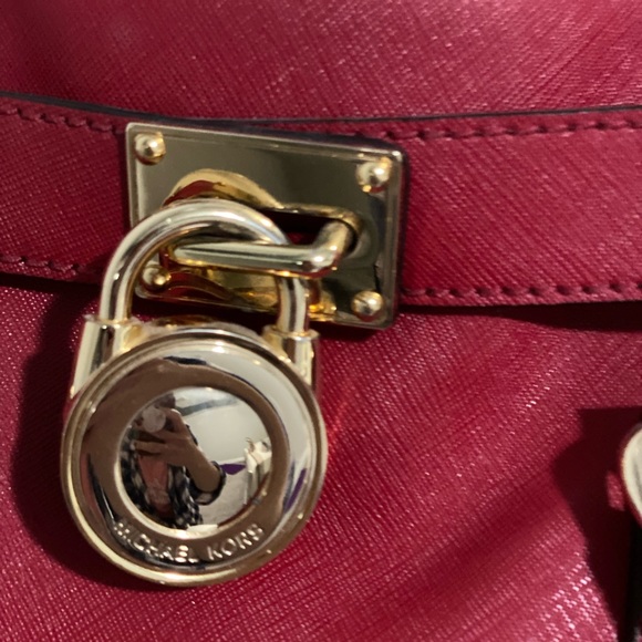 Michael Kors Hamilton large Saffiano Leather lock and key red bag - Picture 6 of 9